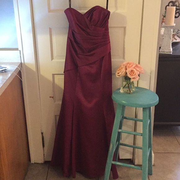 Alfred Angelo Dresses & Skirts - Alfred Angelo Bridesmaids dress size 8